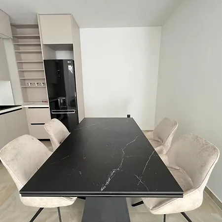 Luxury Mani Apartment *